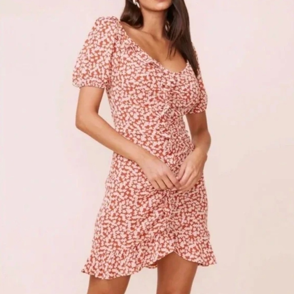 ASTR The Label Shirred Ruffle Mini Dress in Rust Ditsy Floral